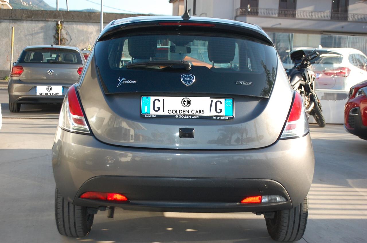 Lancia Ypsilon 1.0 firefly 70CV hybrid Gold Plus S&S Uff Italy USB