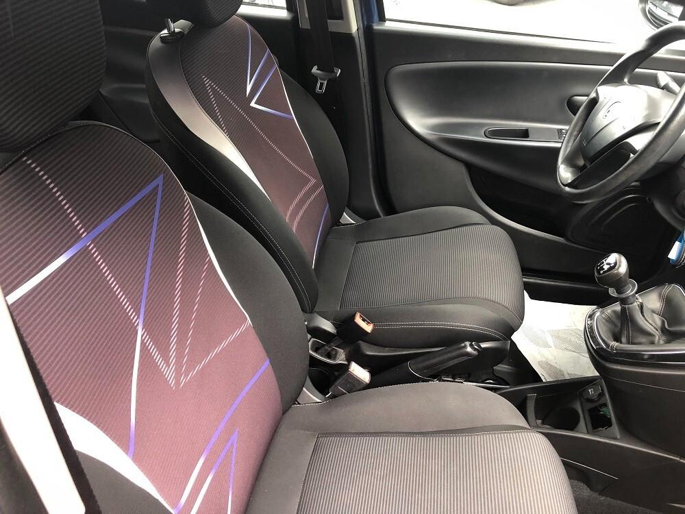 Lancia Ypsilon 1.2 69 CV 5 porte Unyca