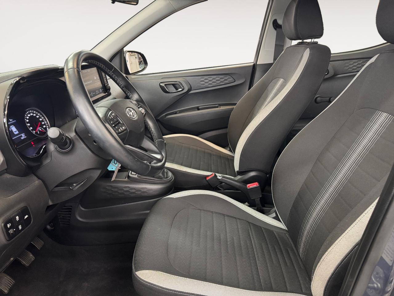 HYUNDAI i10 1.0 mpi Tech Connect Pack