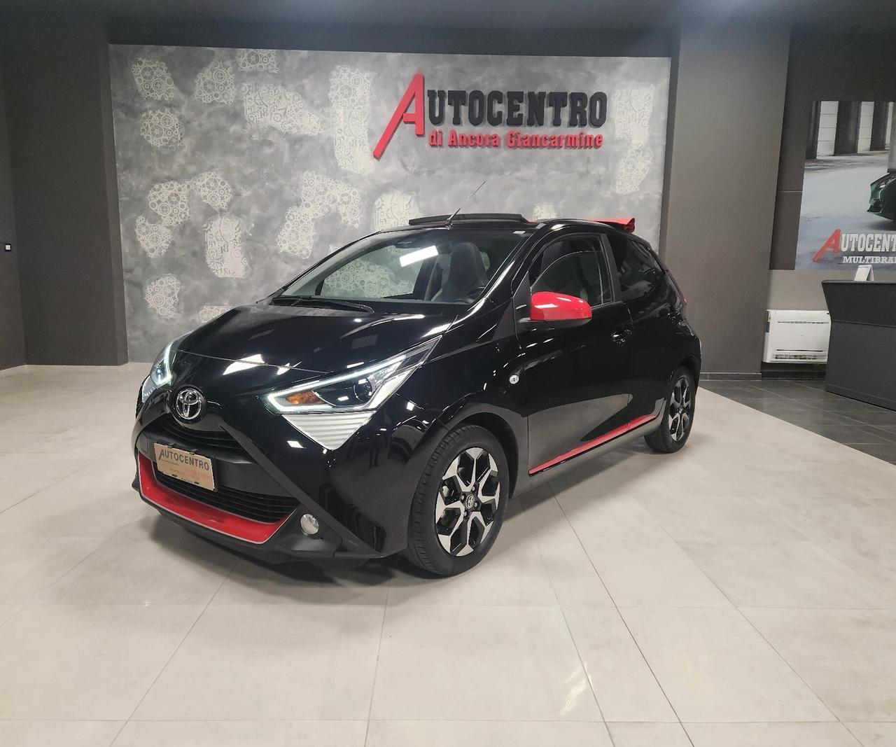 TOYOTA AYGO 1.0 BENZINA CAMBIO AUTOMATICO E TETTO APRIBILE