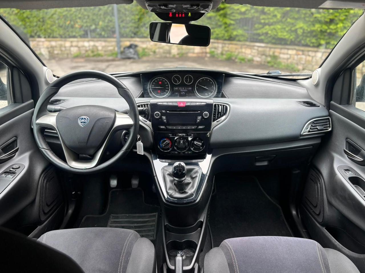 Lancia Ypsilon 1.2 69 CV 5 porte Gold
