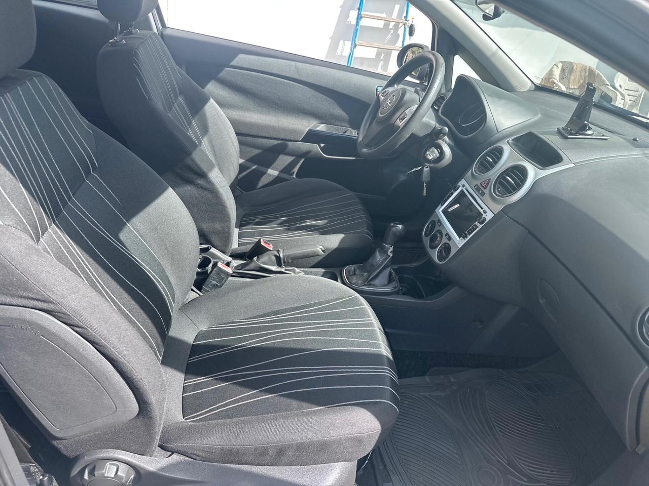 Opel Corsa 1.2 3 porte Club