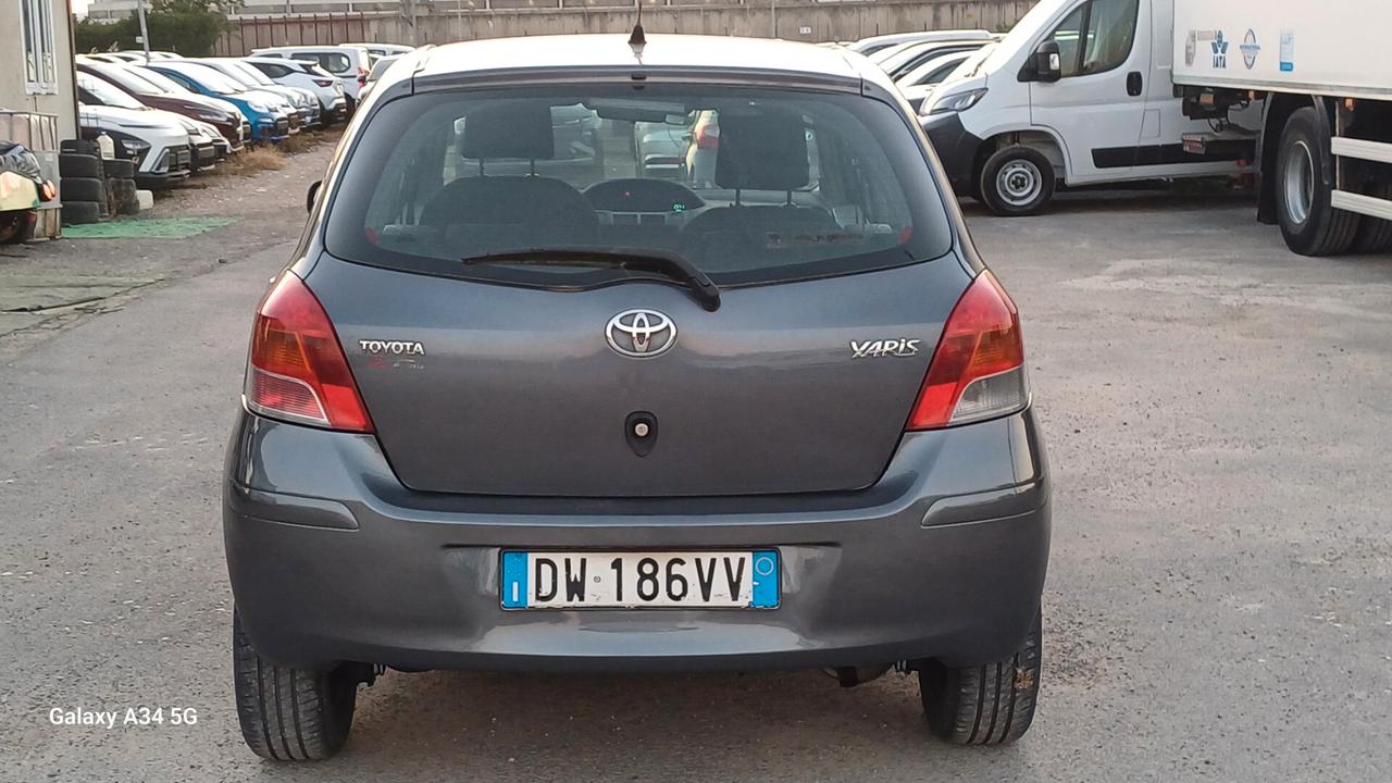 Yaris 1.0 5P Luxury pack Perfetta
