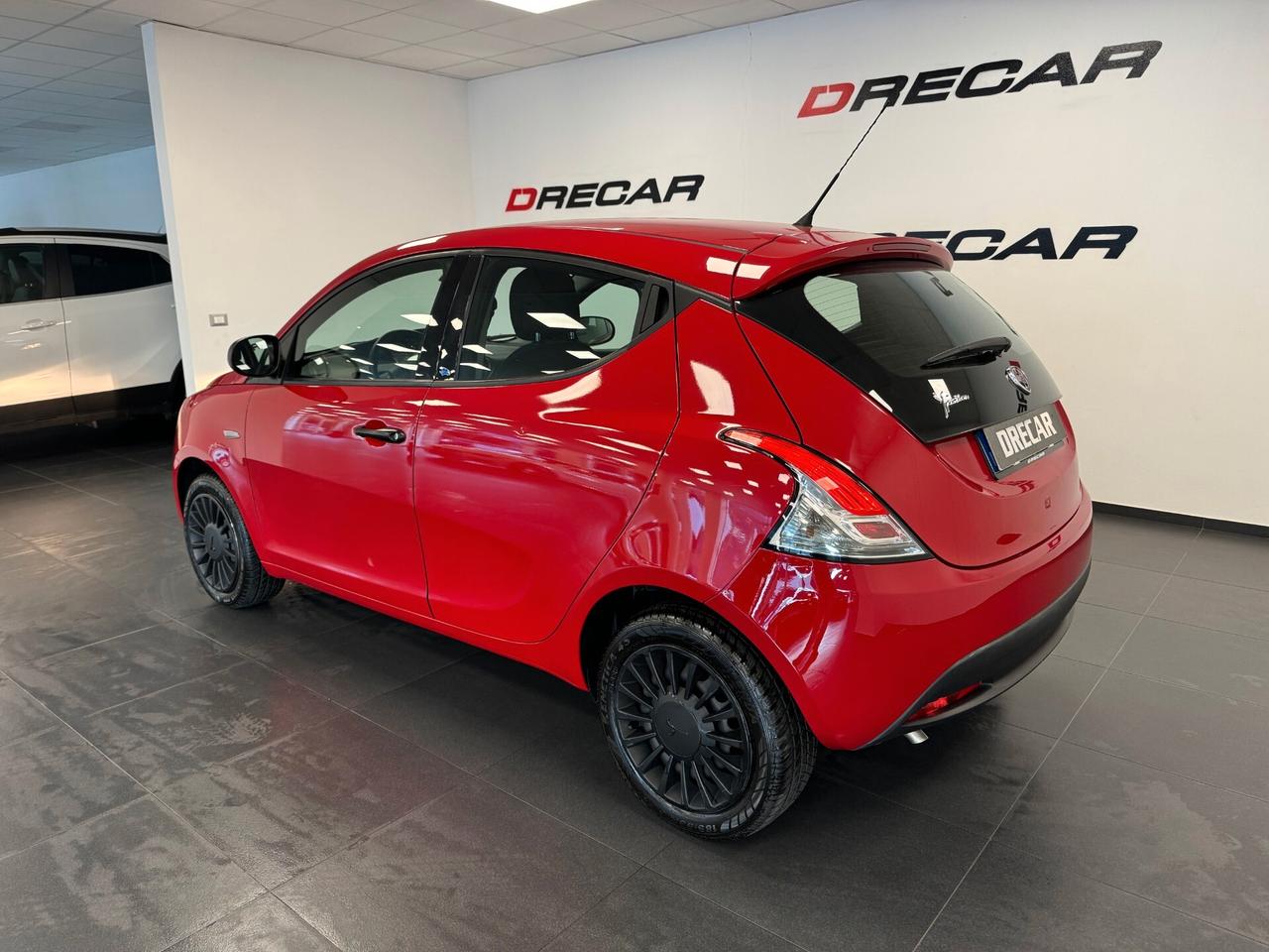 Lancia Ypsilon 1.2 69 CV 5 porte Elefantino 63.000 KM NEOPATENTATI