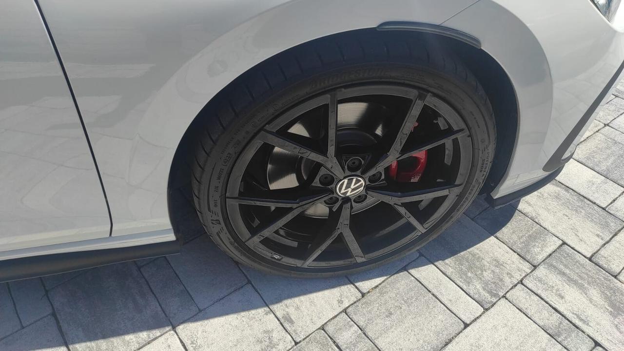 VOLKSWAGEN GOLF GTI 2.0 TURBO BENZINA 245CV MANUALE