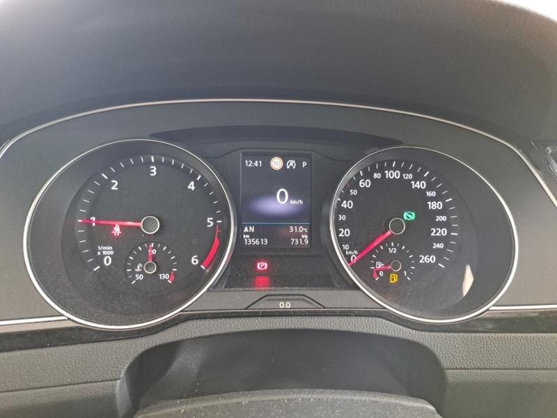 VOLKSWAGEN PASSAT VARIANT 2.0 TDI SCR EVO 110 KW BUSINESS DSG STATION WAGON