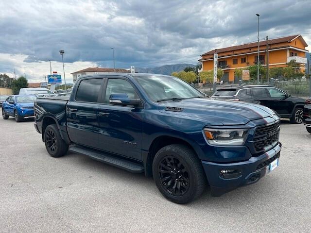 Dodge RAM 1500 Crew Cab 5.7 V8 Hemi 4x4 Sport