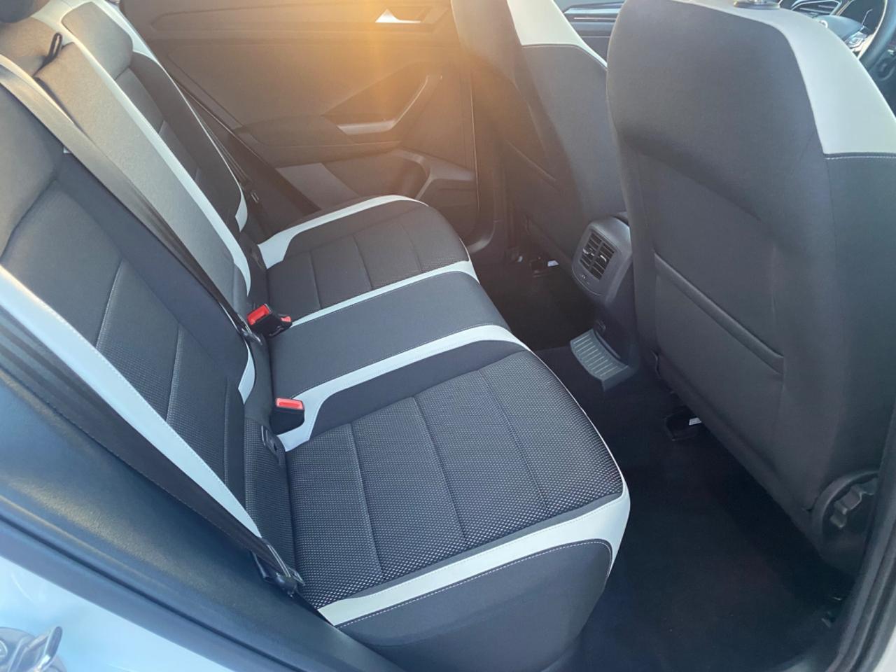 Volkswagen T-Roc 1.6 TDI SCR Advanced BlueMotion Technology