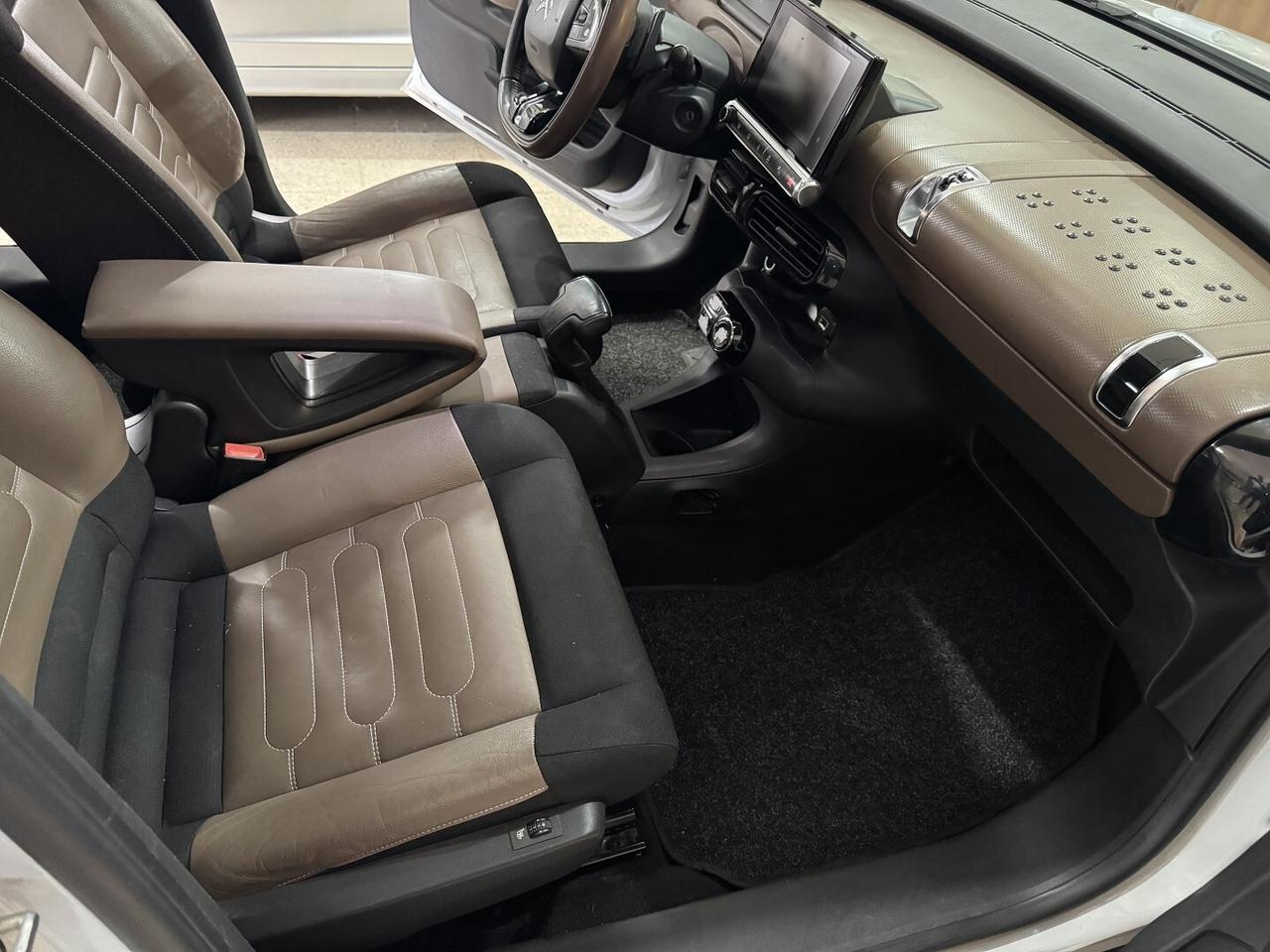 Citroen C4 cactus 1.2 Autom. cv. Tetto-Navigat.