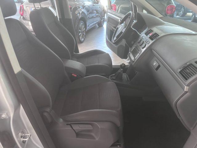 VOLKSWAGEN Touran 7 POSTI 2.0 Highline Ecofuel