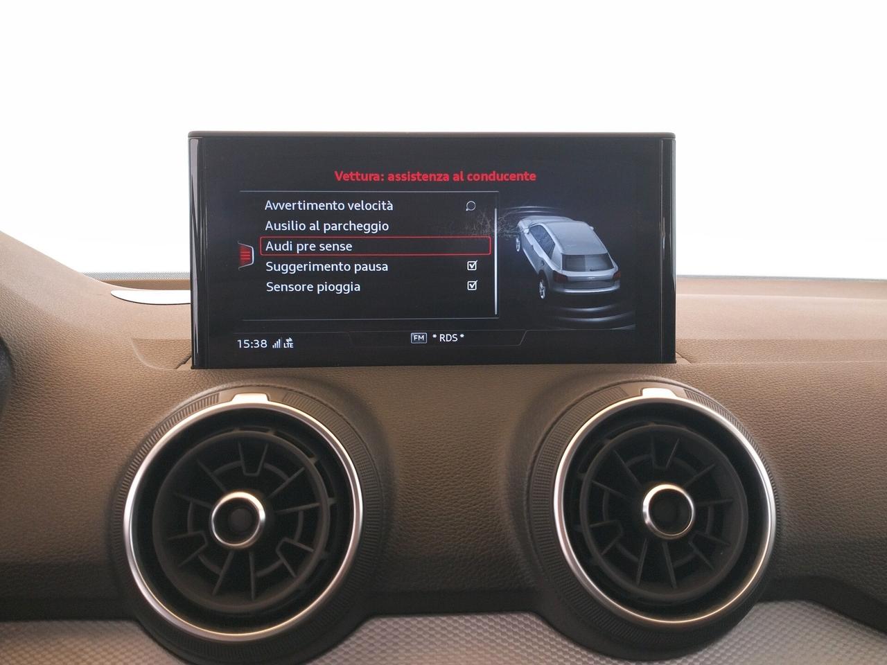 Audi Q2 35 TDI quattro S tronic Business