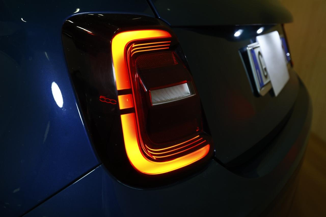 Fiat 500 500e Berlina 42 kWh Icon