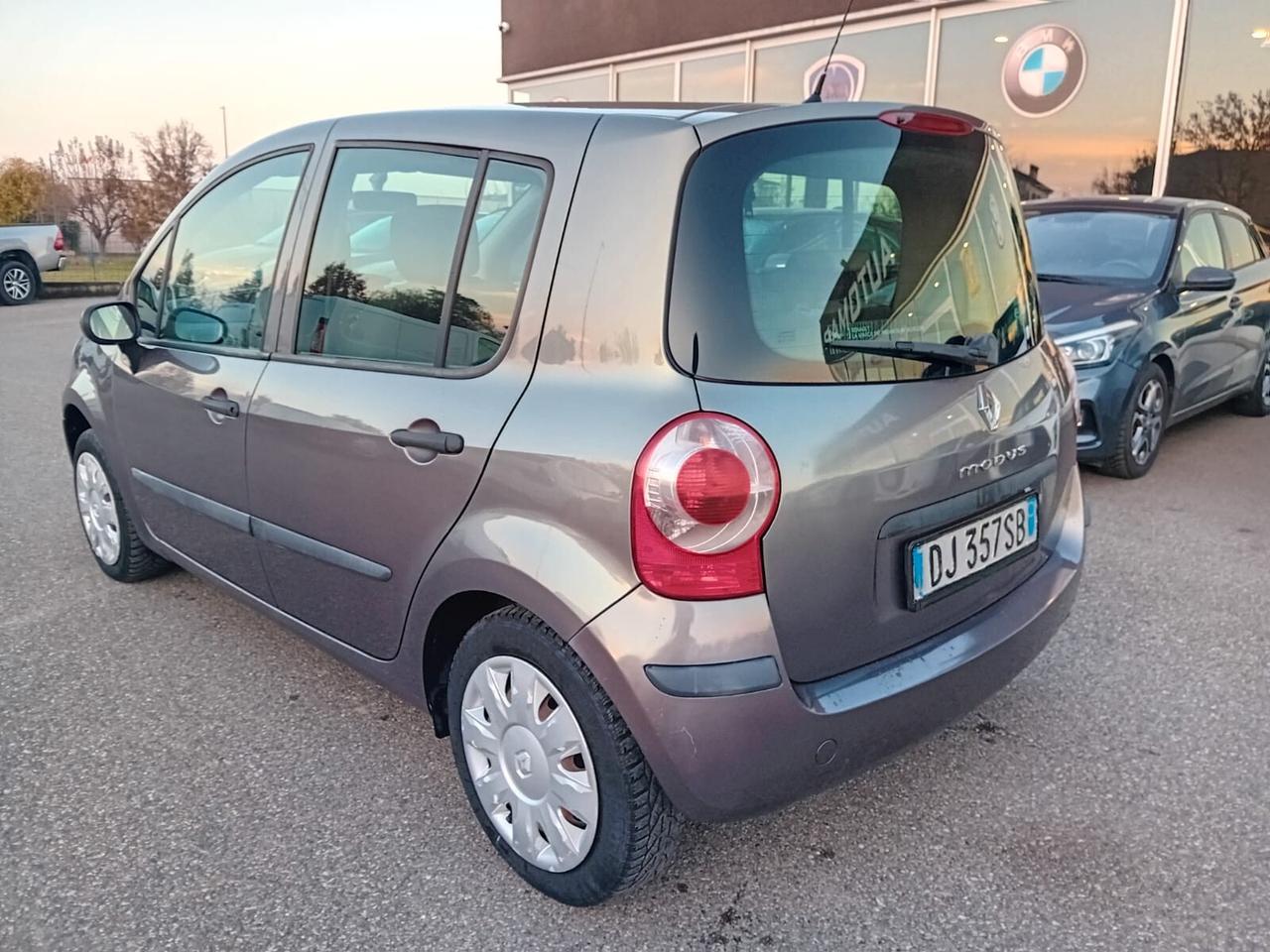 Renault Modus 1.2 16v Dynamique 75 cv E4