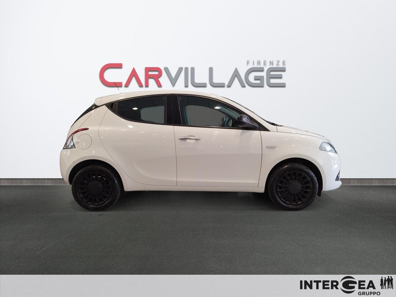 LANCIA Ypsilon 1.0 firefly hybrid Silver s&s 70cv