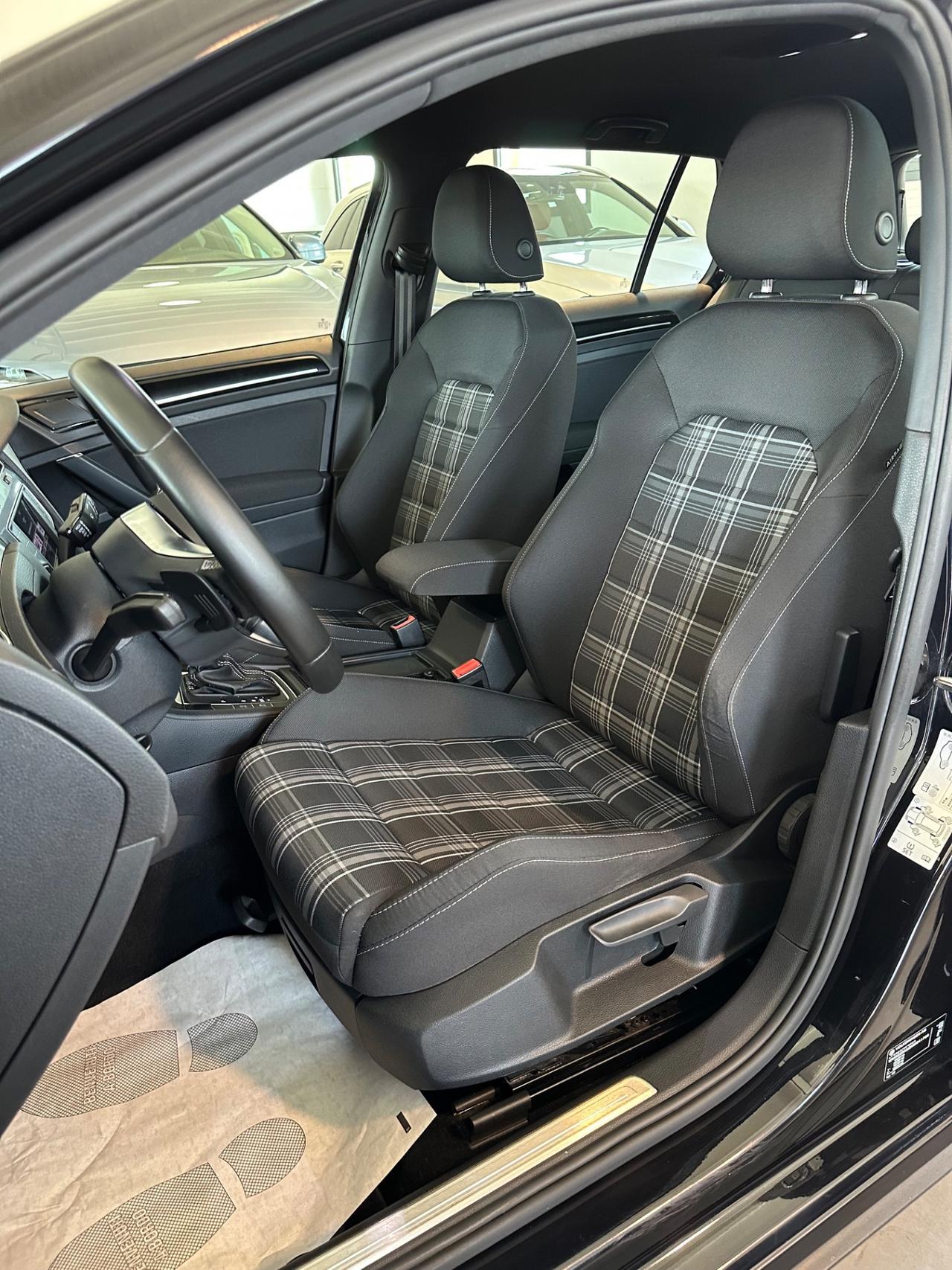 Volkswagen Golf GTD 2.0 TDI DSG 5p. Business BlueMotion Technology