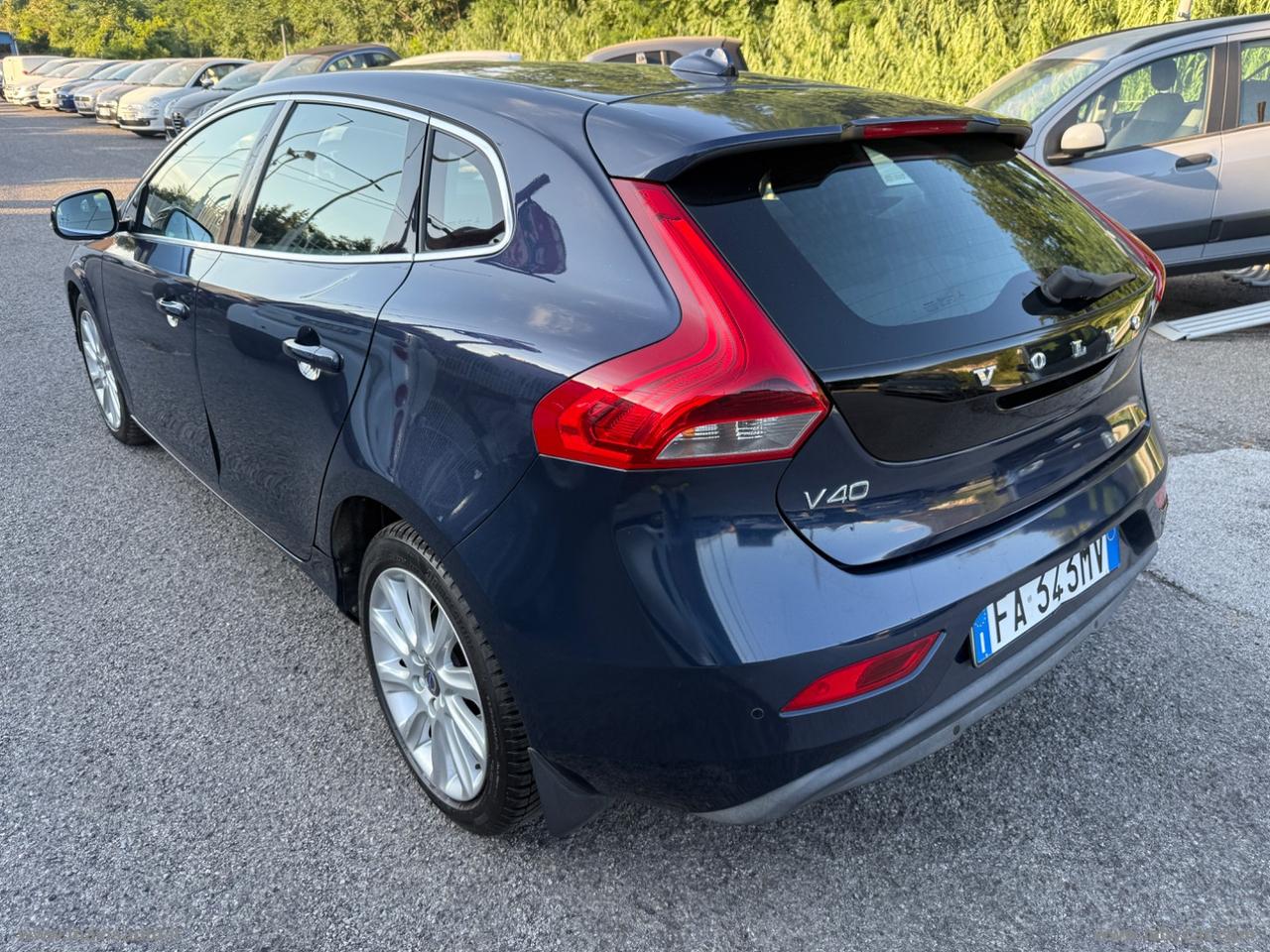 VOLVO V40 D2 1.6 Momentum