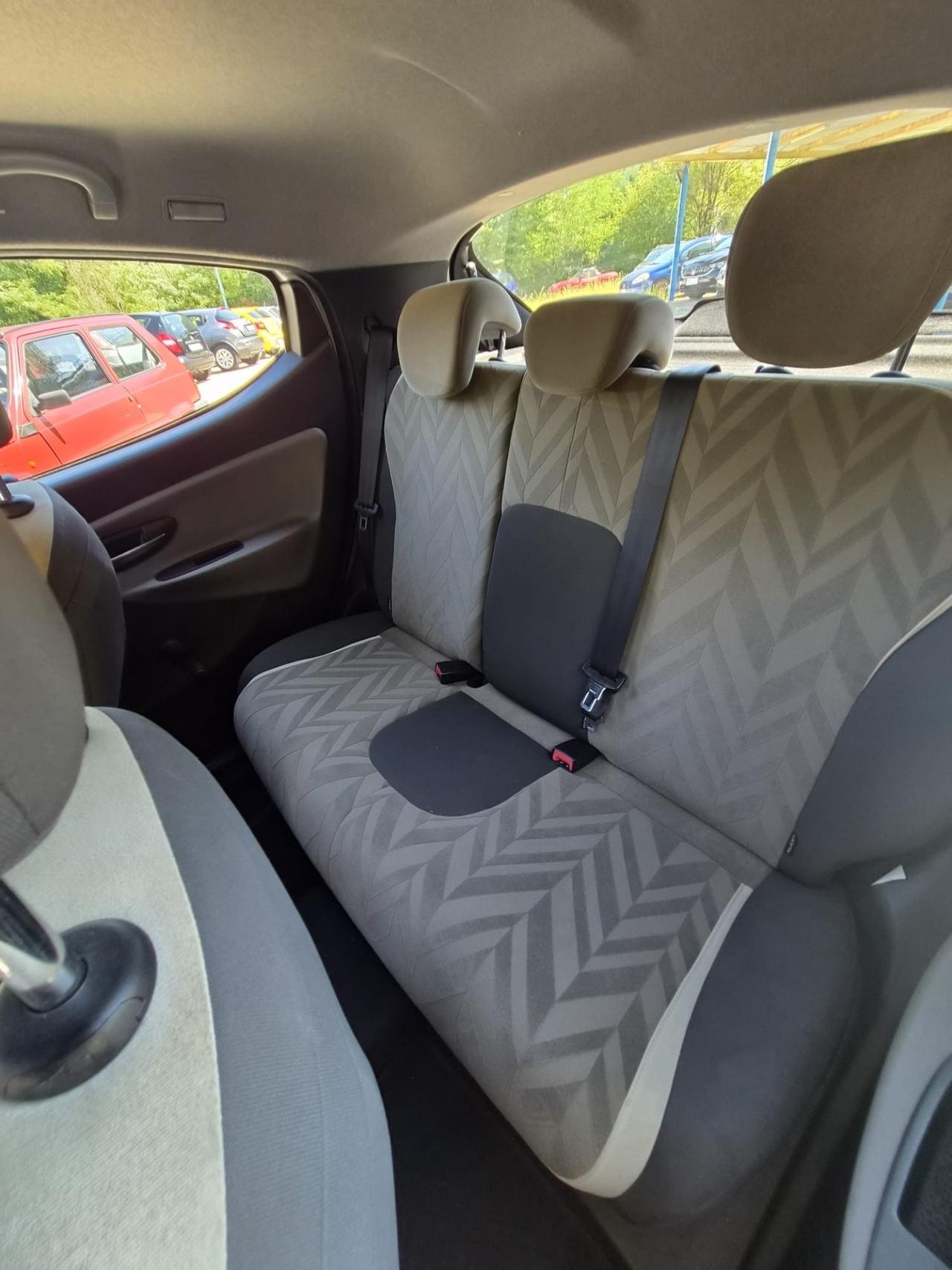 Lancia Ypsilon 0.9 TwinAir 85 CV 5 porte S&S Silver