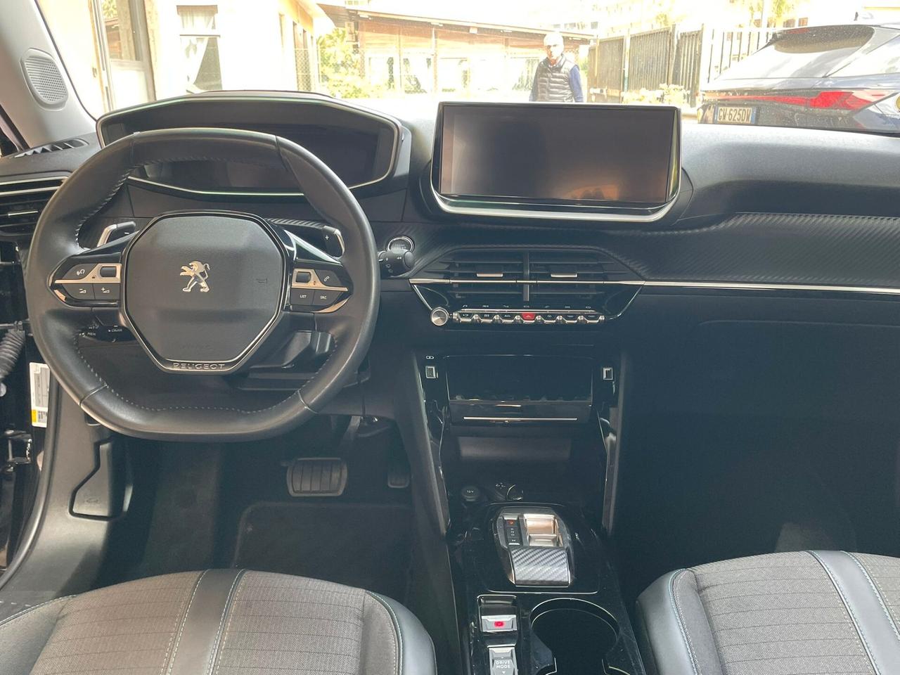 Peugeot 2008 BlueHDi 130 S&S EAT8 Allure