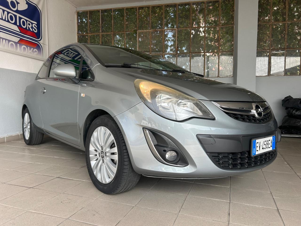 Opel Corsa 1.2 3 porte Edition