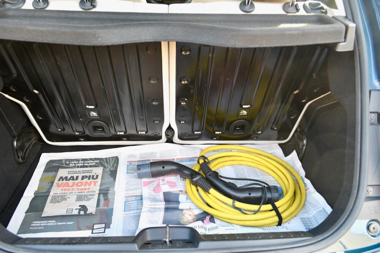 Fiat 500 500e Berlina 42 kWh La Prima