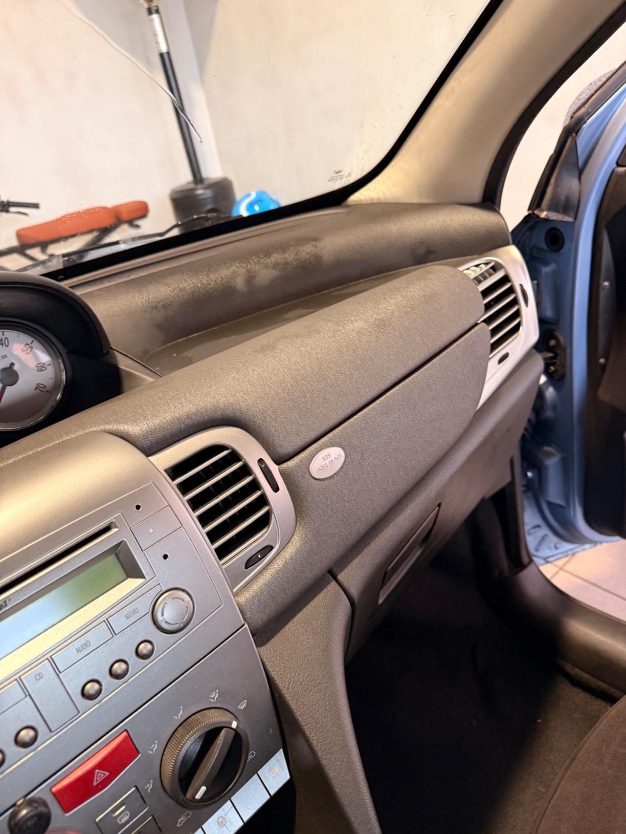 Lancia Ypsilon 1.4 Argento