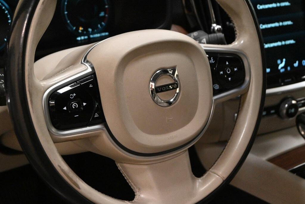 VOLVO V60 (2018-->) V60 D4 Geartronic Inscription