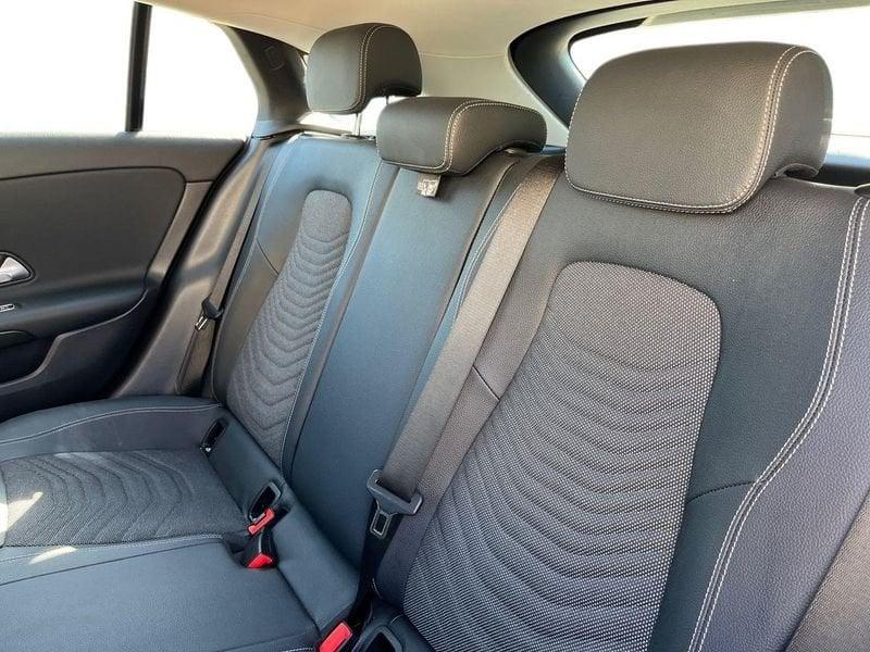 Mercedes-Benz CLA Shooting Brake 180 d Advanced auto