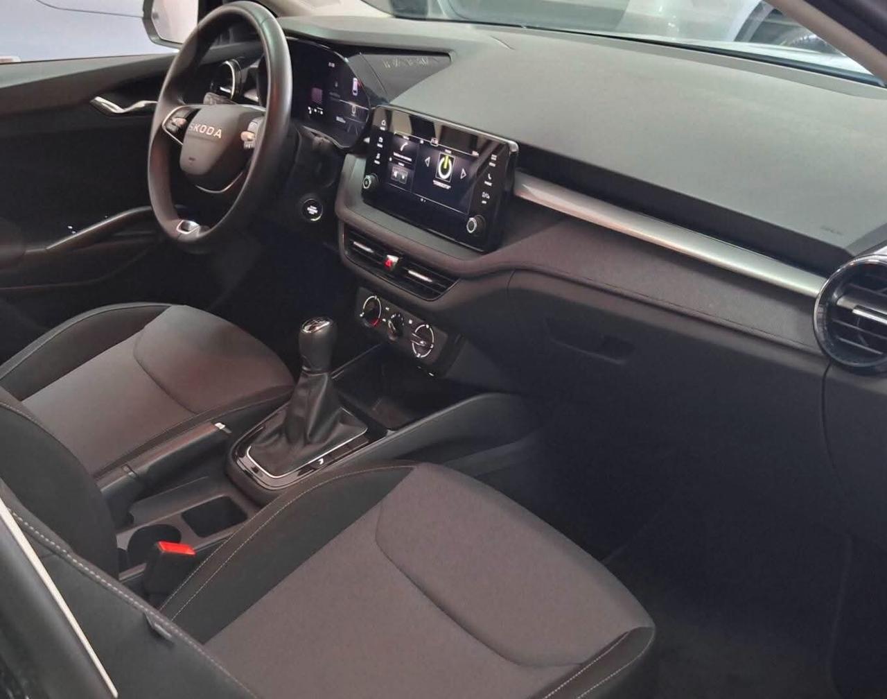 Skoda Fabia 1.0 MPI 80 CV Young Edition Retrocamera