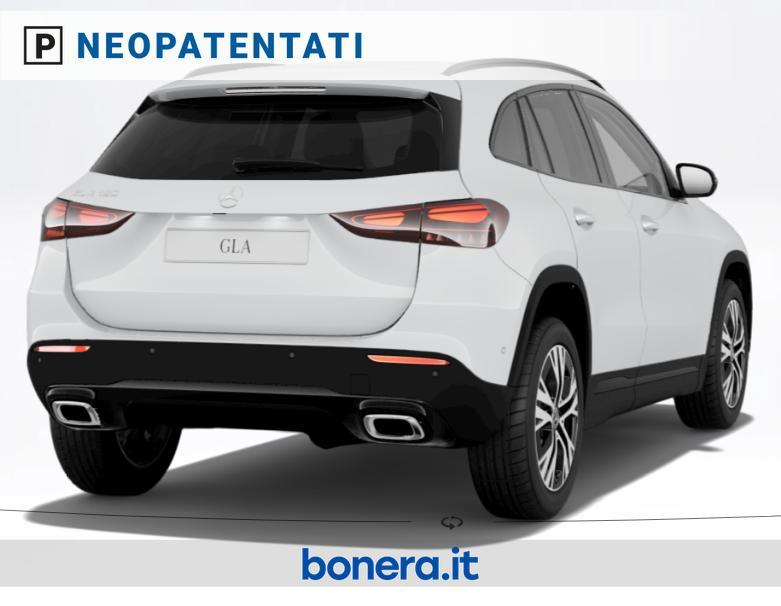 Mercedes GLA 180 180 Progressive Advanced Plus 7G-DCT