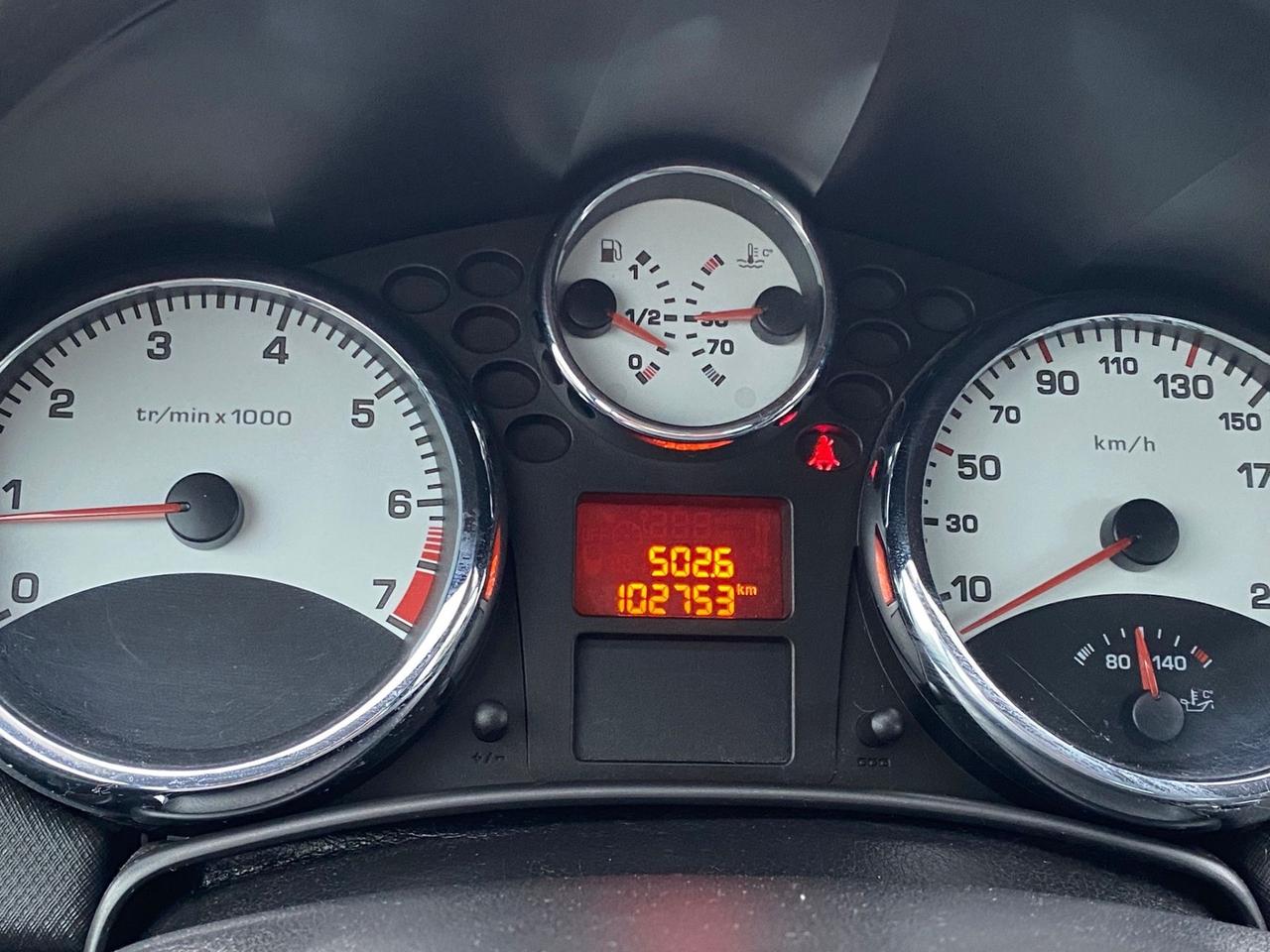 Peugeot 207 1.6 VTi 120CV CC Féline