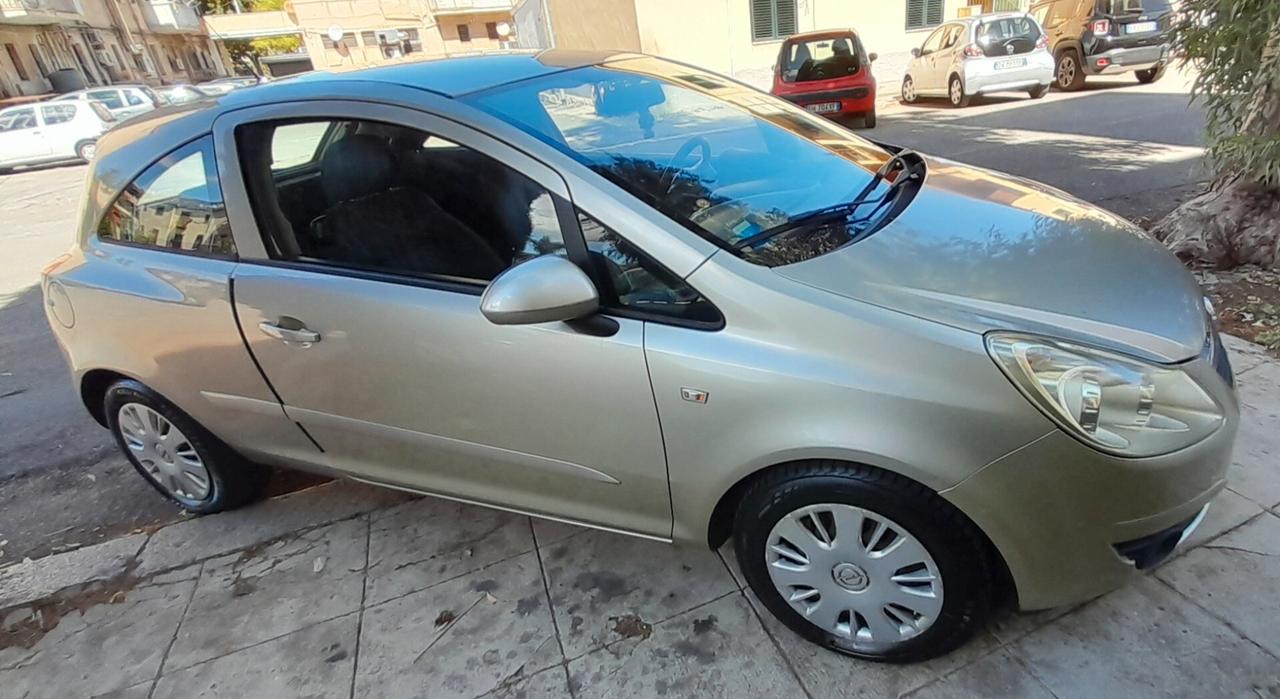 Opel Corsa 1.2 3 porte Club