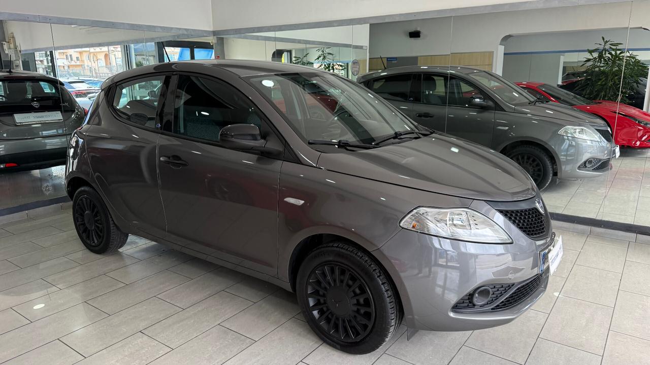 Lancia Ypsilon 1.2 69 CV 5 porte GPL