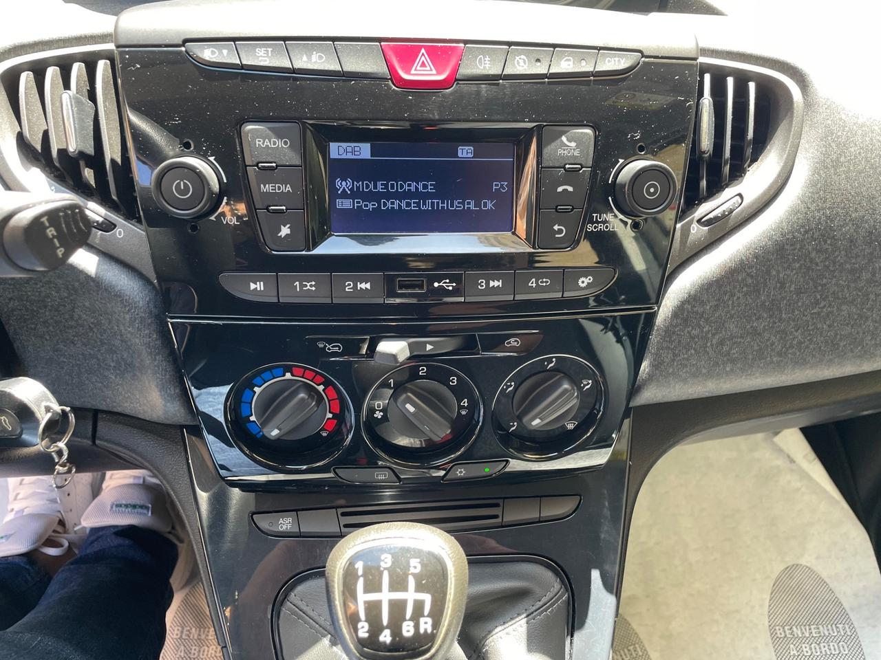 Lancia Ypsilon 1.0 FireFly 5 porte S&S Hybrid Ecochic