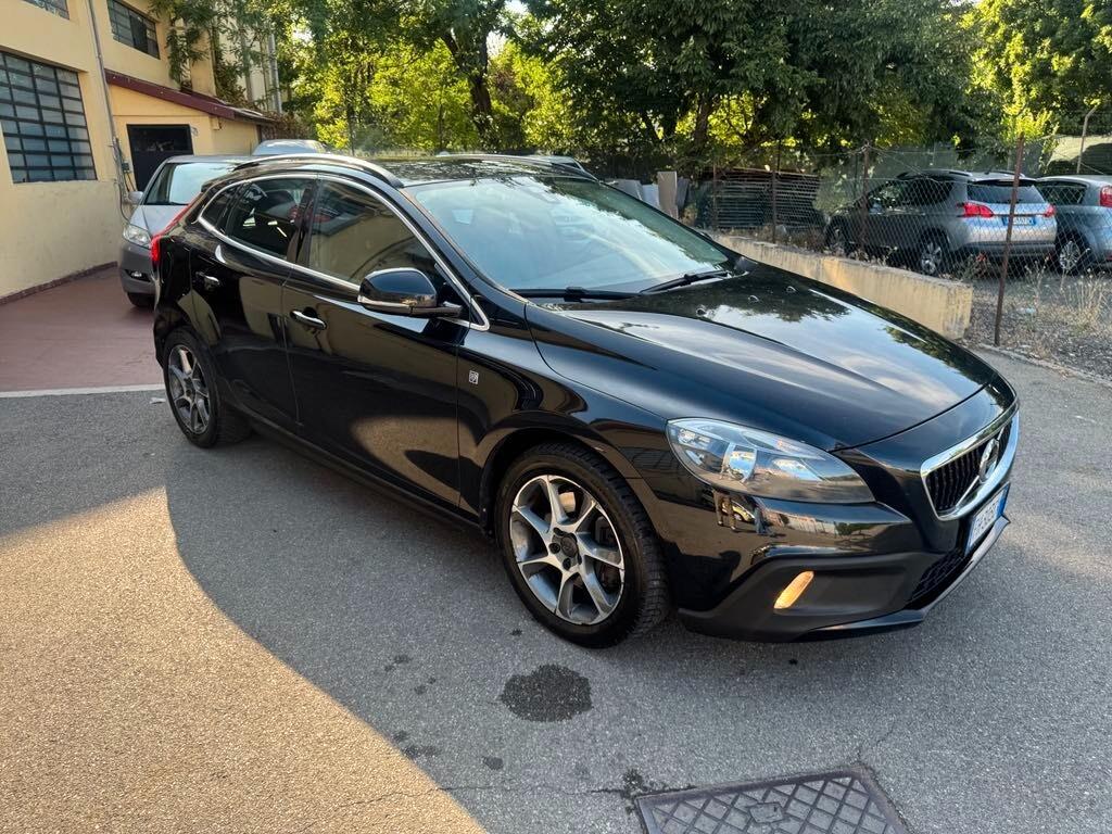 Volvo V40 Cross Country 2.0 Diesel AUTOCARRO EURO 6