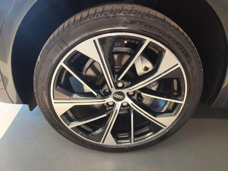 Audi Q5 Q5 Sportback 40 2.0 tdi mhev 12V Identity Black quattro s-tronic