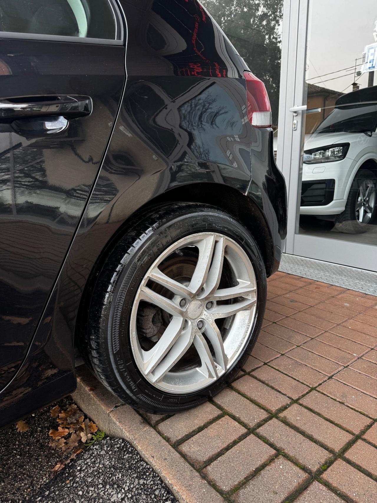 Volkswagen Golf 1.6 TDI 5p.