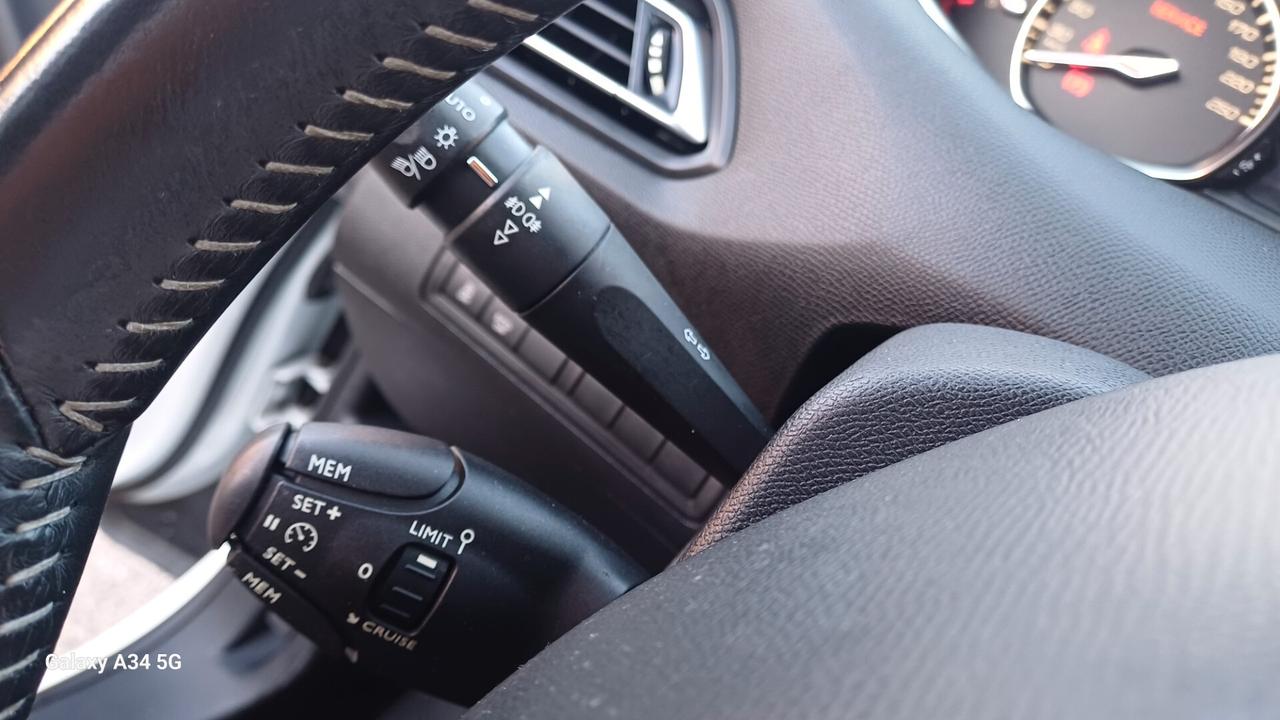 Peugeot 308 1.6 e-HDi 115 CV Stop&Start Allure