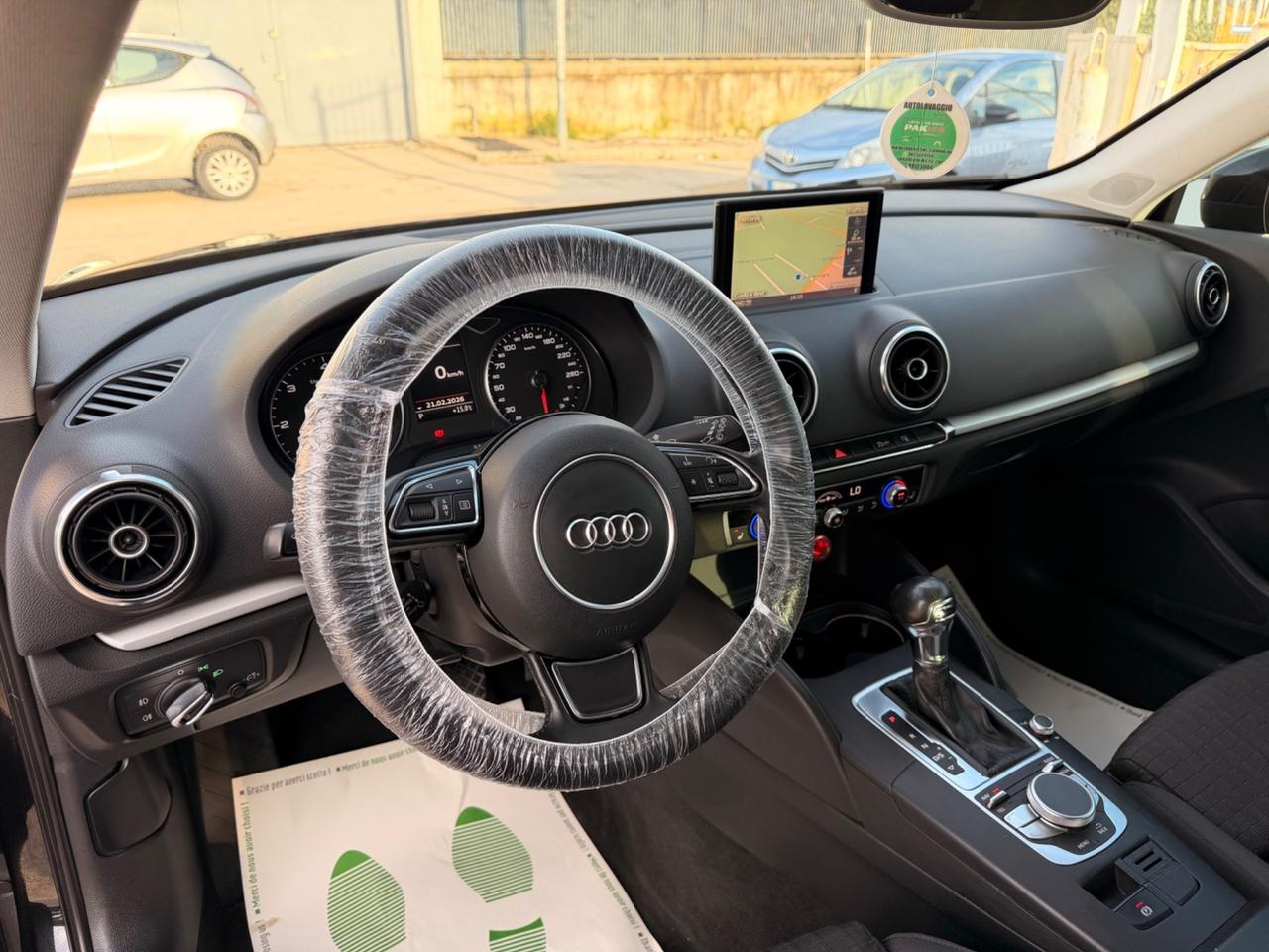 Audi A3 SPB 1.6 TDI 116Cv S tronic TOTAL BLACK