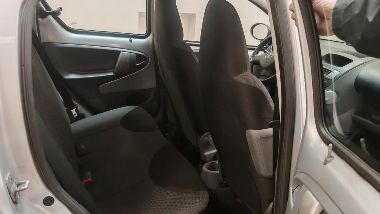 Toyota Aygo 1.0 12V VVT-i 5P Sol