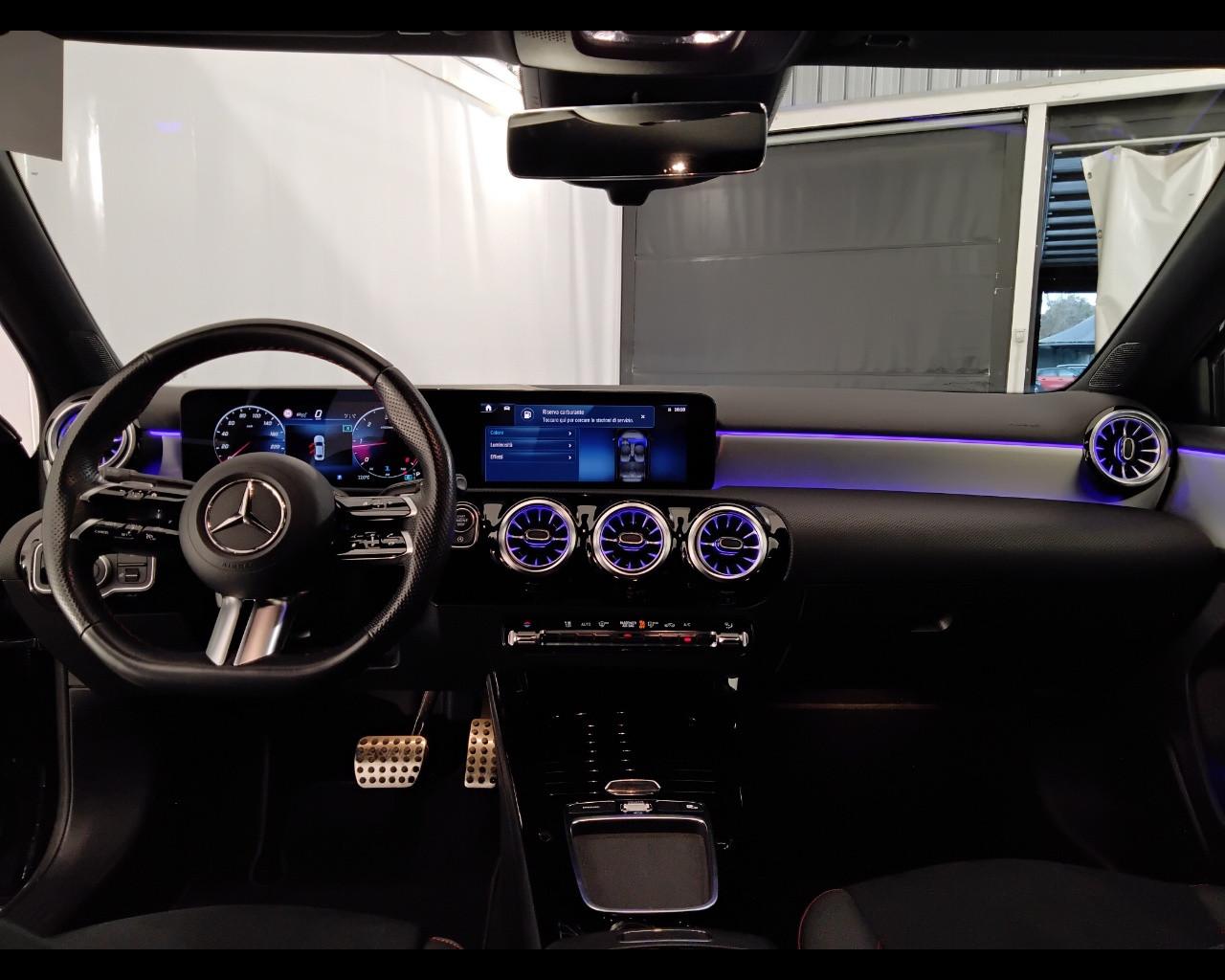 Mercedes-Benz Classe A - V177 2023 - A 180 d AMG Line Advanced Plus auto