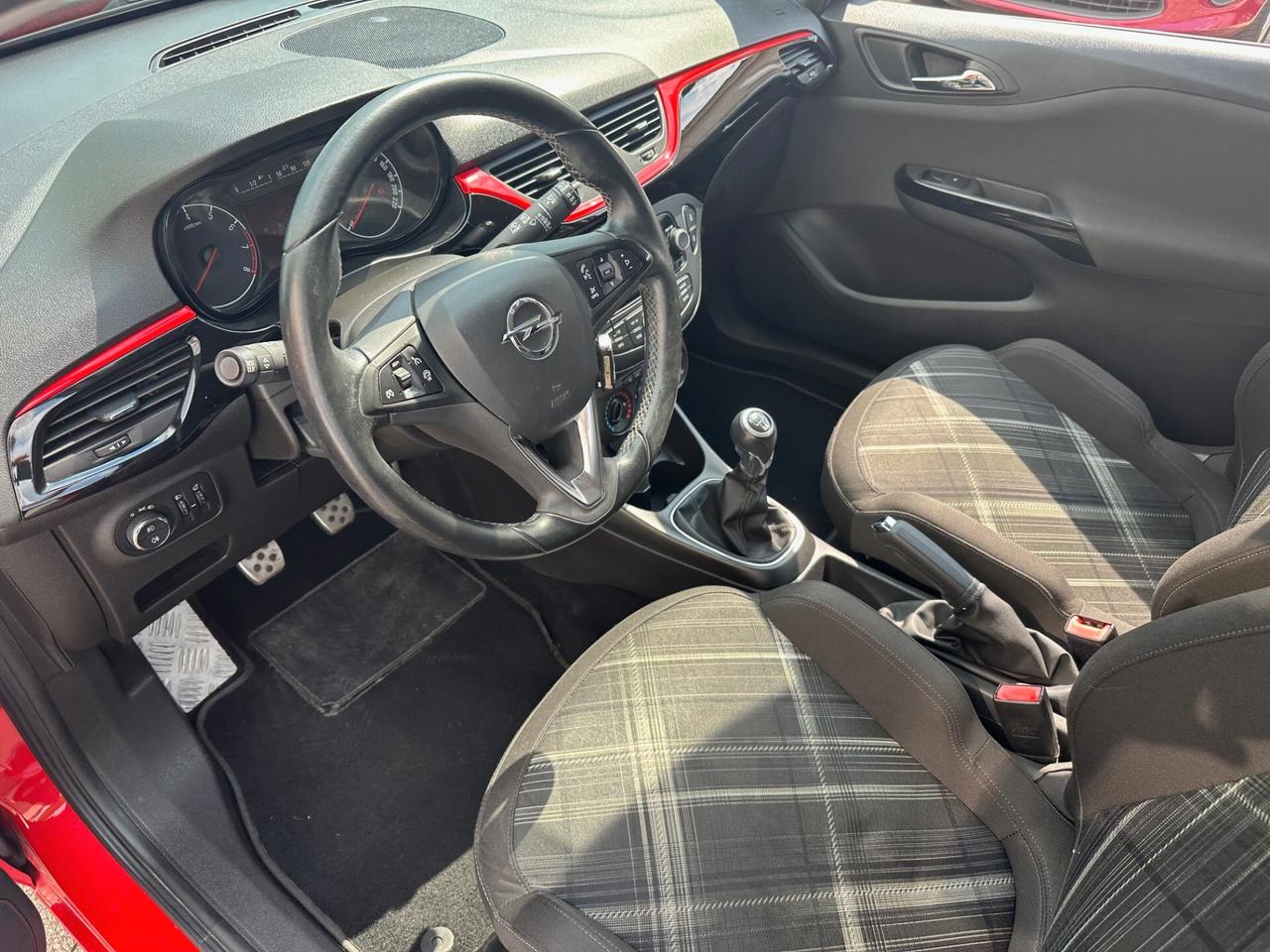 Opel Corsa 1.2 Coupé b-Color
