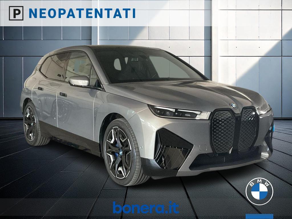 BMW iX 40 pacchetto sportivo xDrive