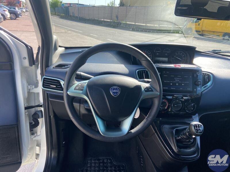 Lancia Ypsilon 1.0 FireFly 5 porte S&S Hybryd Gold