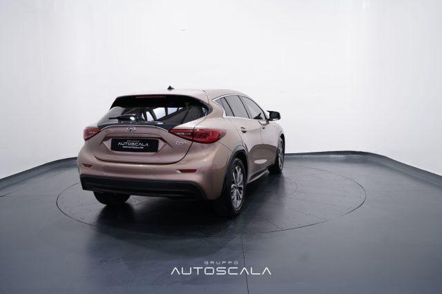 INFINITI Q30 1.5 diesel Business Executive