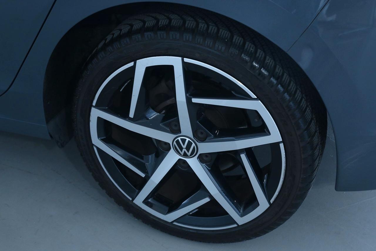Volkswagen Golf 1.5 eTSI 130CV DSG