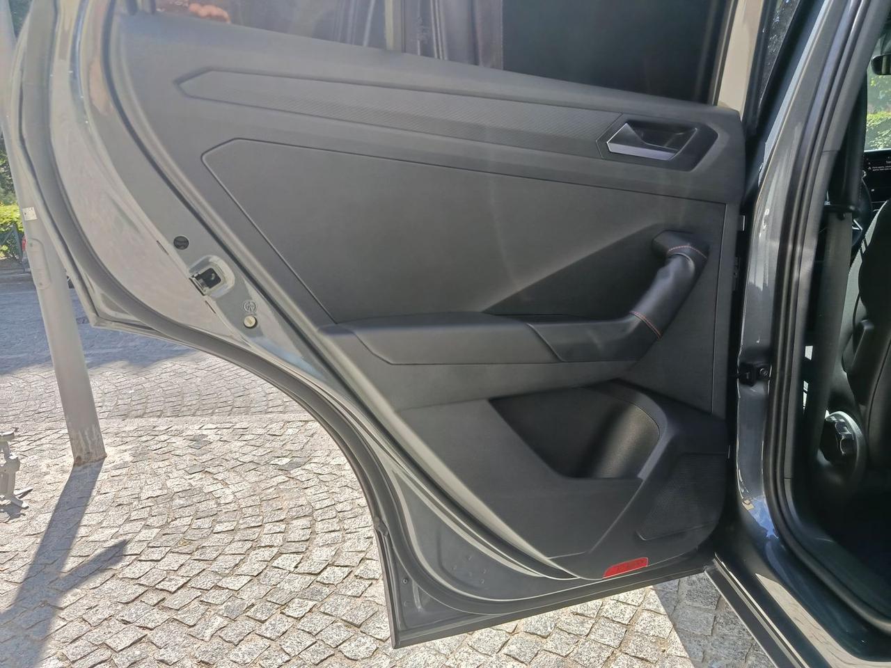 Volkswagen T-Roc R Line Plus 1.5 TSI #10942