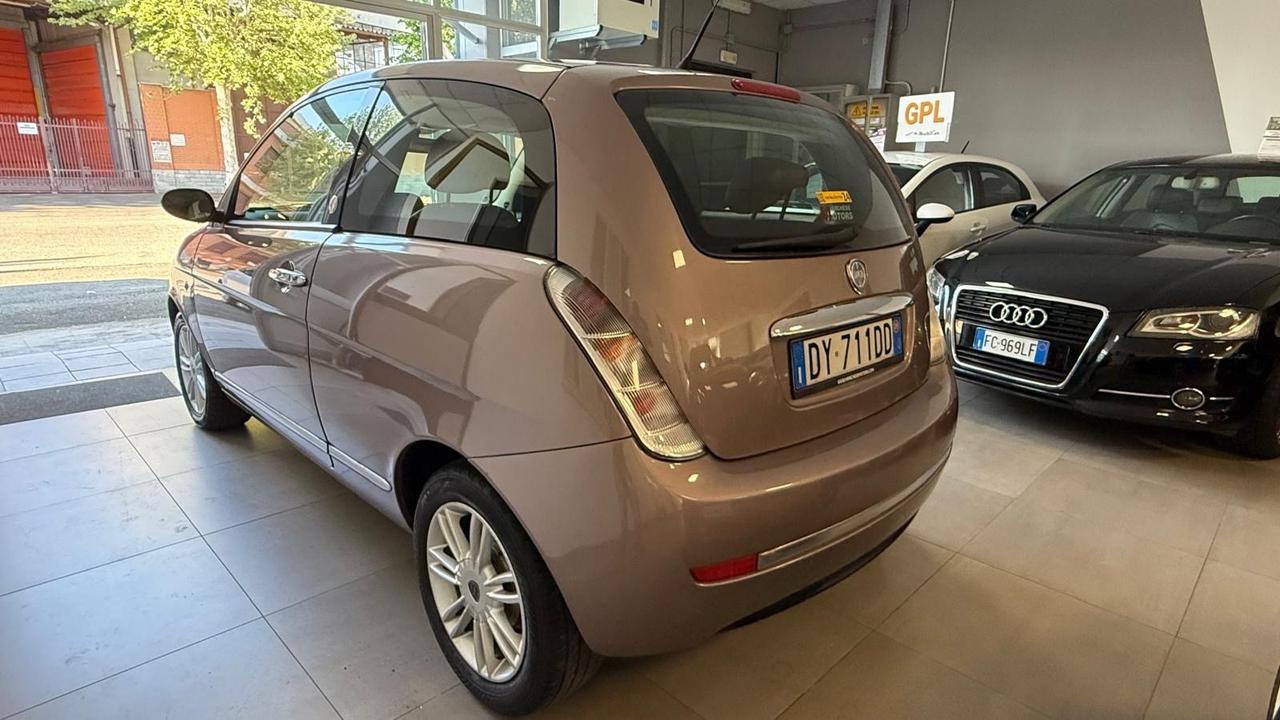 Lancia Ypsilon 1.4 Platino Ecochic GPL