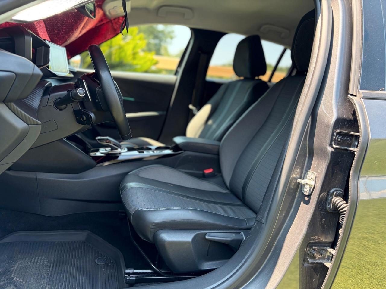 Peugeot 208 PureTech 100 Stop&Start EAT8 5 porte Allure