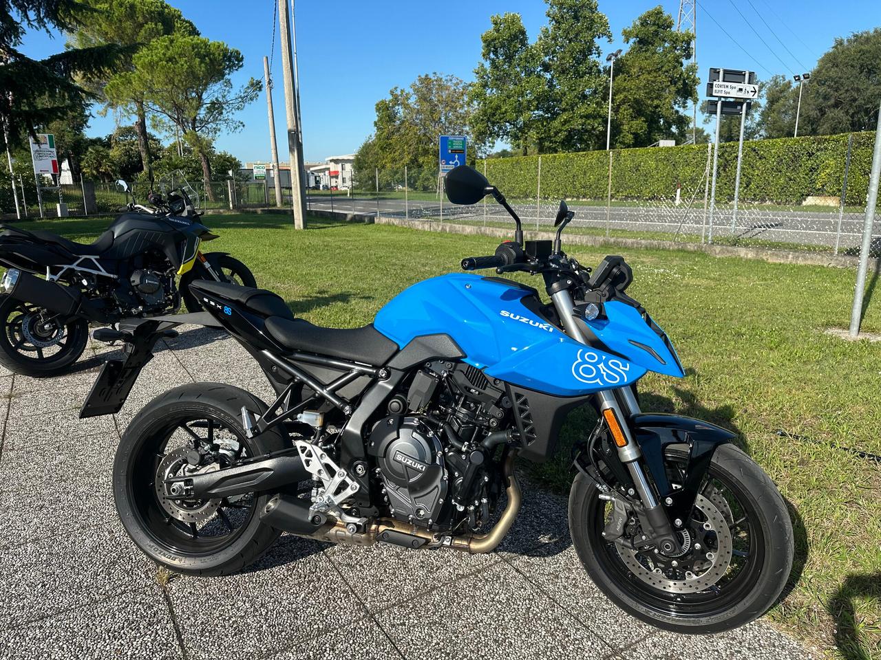 Suzuki GSX-8S