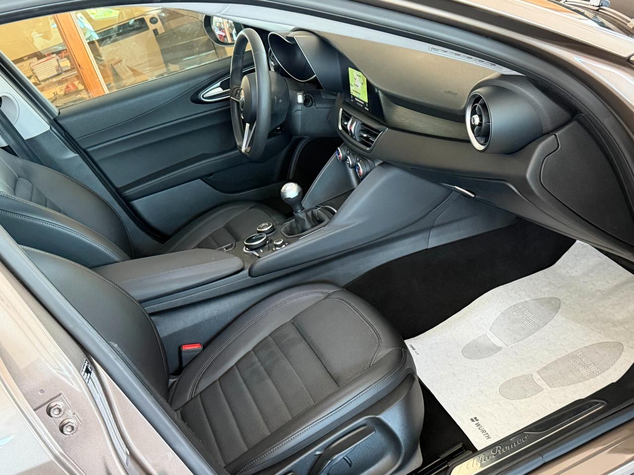 Alfa Romeo Giulia 2.2 TURBODIESEL 180 cv. SUPER (Nav)